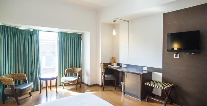 होटल Ashraya International 3*